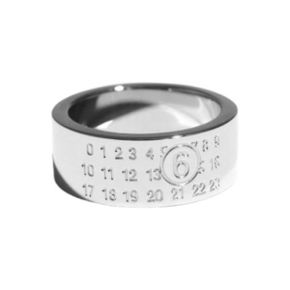 MM6 Maison Margiela (W) MM6 메종 마르지엘라 뉴메릭 미니멀 시그니쳐 링 폴리쉬드 실버 팔라듐